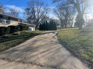 707 S Jones Road, Independence, MO 64056