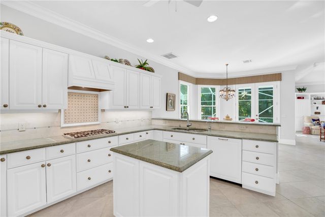 351 Marbrisa Drive, Vero Beach, FL 32963