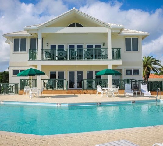 351 Marbrisa Drive, Vero Beach, FL 32963