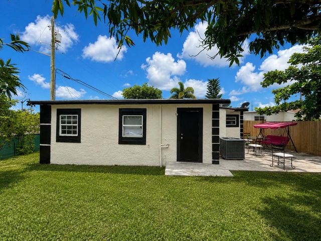 101 NW 13TH Avenue, Boynton Beach, FL 33435