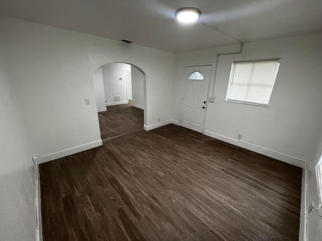 101 NW 13TH Avenue, Boynton Beach, FL 33435