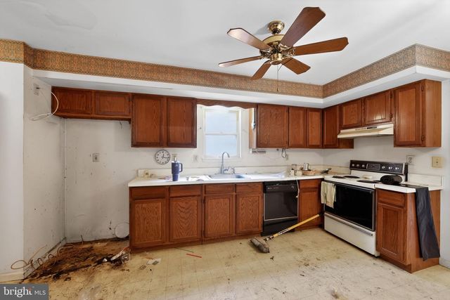 335 TROTTERS WAY, Coatesville, PA 19320