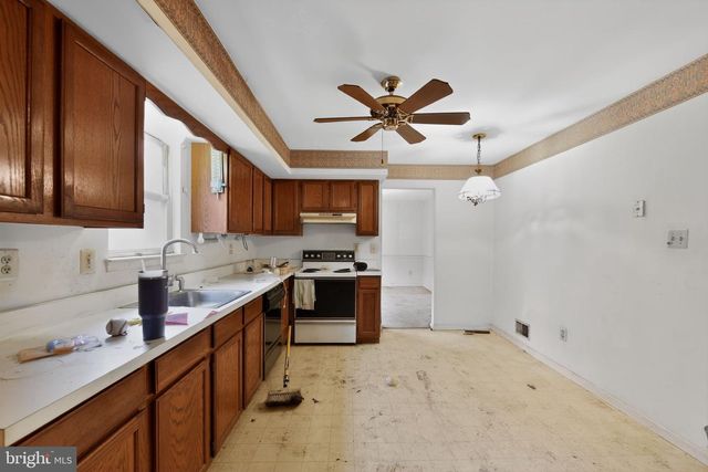 335 TROTTERS WAY, Coatesville, PA 19320