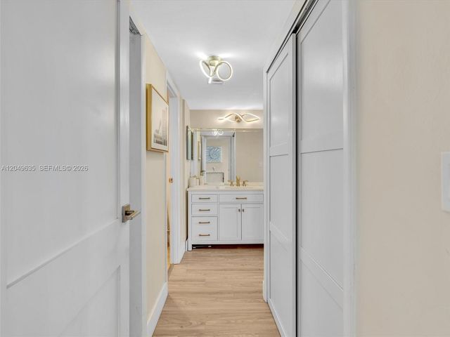 20301 W Country Club Dr 622, Aventura, FL 33180