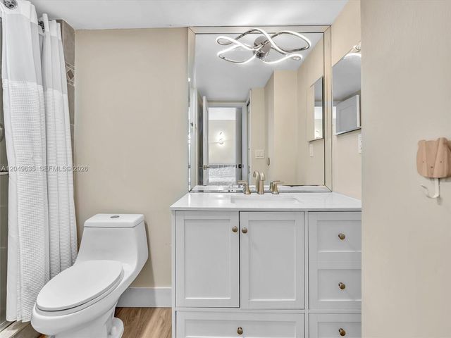 20301 W Country Club Dr 622, Aventura, FL 33180