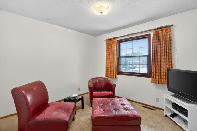 1814 Duff Avenue, Ames, IA 50010