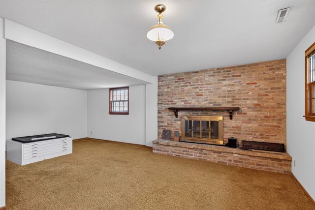 1814 Duff Avenue, Ames, IA 50010
