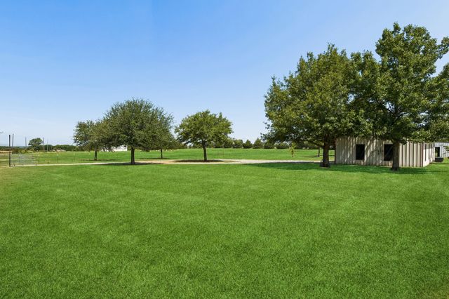 14221 County Road 545, Nevada, TX 75173