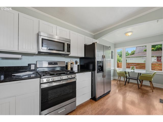 6805 N MICHIGAN Ave, Portland, OR 97217