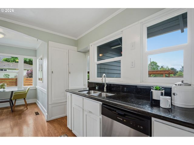 6805 N MICHIGAN Ave, Portland, OR 97217