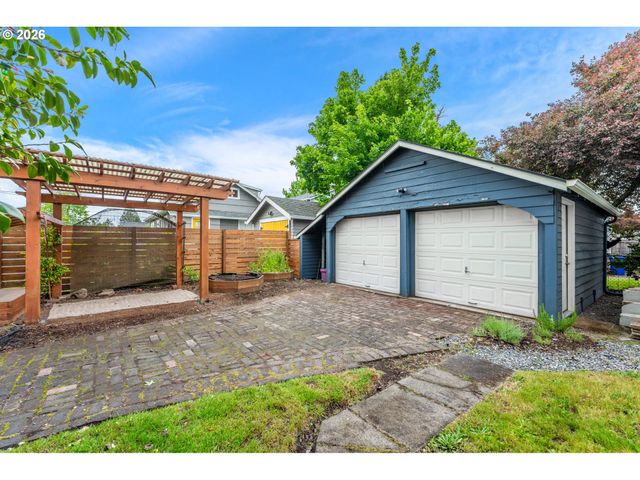 6805 N MICHIGAN Ave, Portland, OR 97217