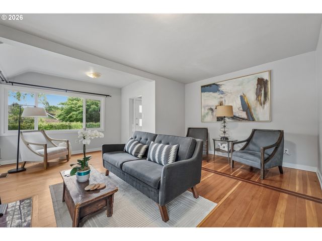 6805 N MICHIGAN Ave, Portland, OR 97217