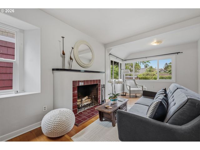 6805 N MICHIGAN Ave, Portland, OR 97217