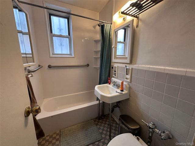 1425 Thieriot Ave Thieriot ave Avenue 6J, Bronx, NY 10460