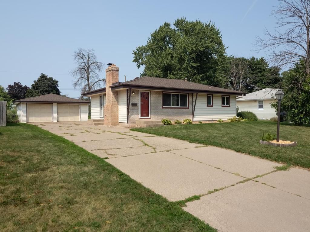6231 Quail Avenue N, Brooklyn Center, MN 55429 — exterior