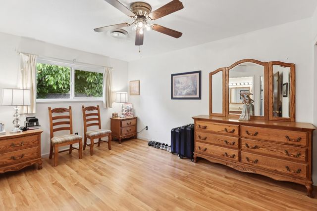 987 Island Ave, Olivehurst, CA 95961
