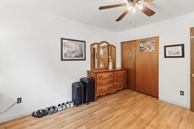 987 Island Ave, Olivehurst, CA 95961
