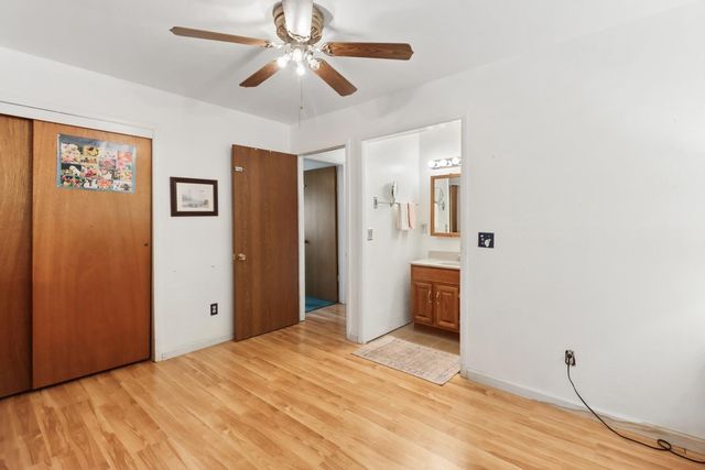 987 Island Ave, Olivehurst, CA 95961