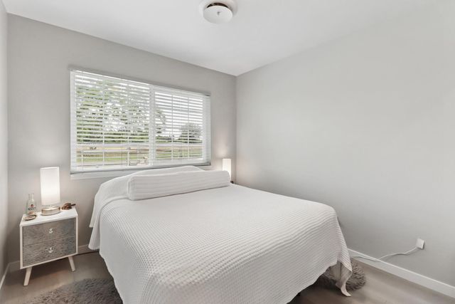 987 Island Ave, Olivehurst, CA 95961