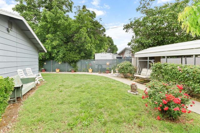 987 Island Ave, Olivehurst, CA 95961