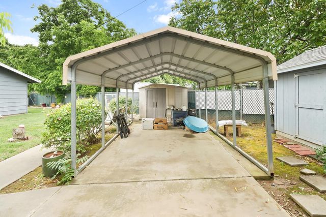 987 Island Ave, Olivehurst, CA 95961