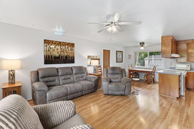 987 Island Ave, Olivehurst, CA 95961