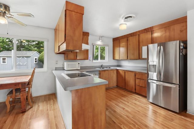 987 Island Ave, Olivehurst, CA 95961