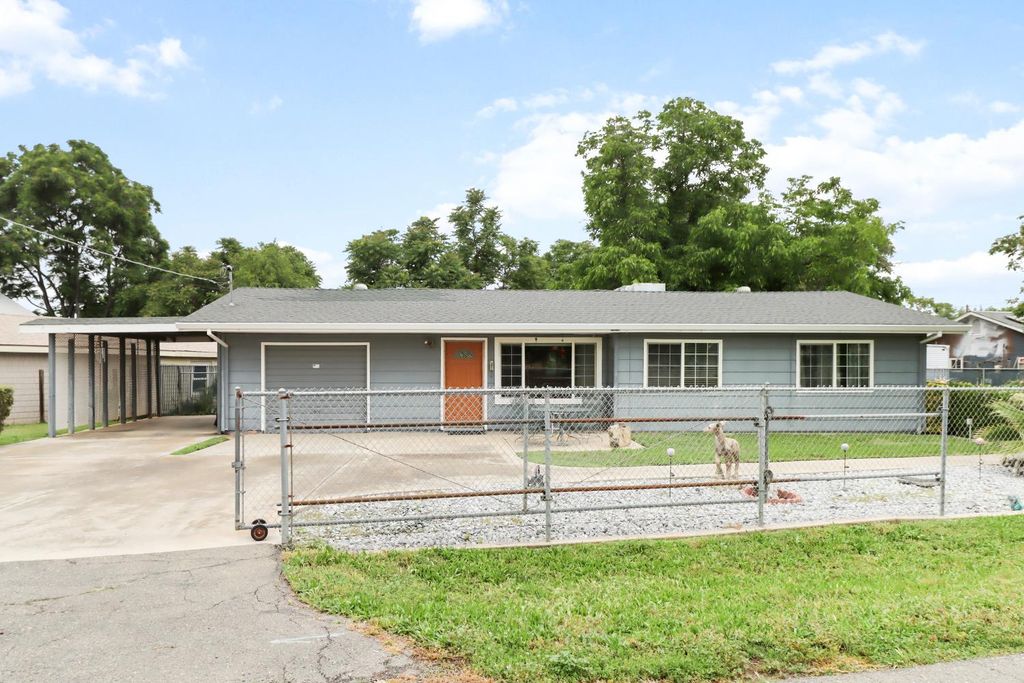 987 Island Ave, Olivehurst, CA 95961