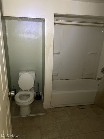 5714 Bridge Avenue, Cleveland, OH 44102