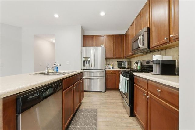 515 Creekshire Circle, Canton, GA 30115