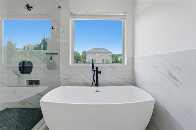 515 Creekshire Circle, Canton, GA 30115