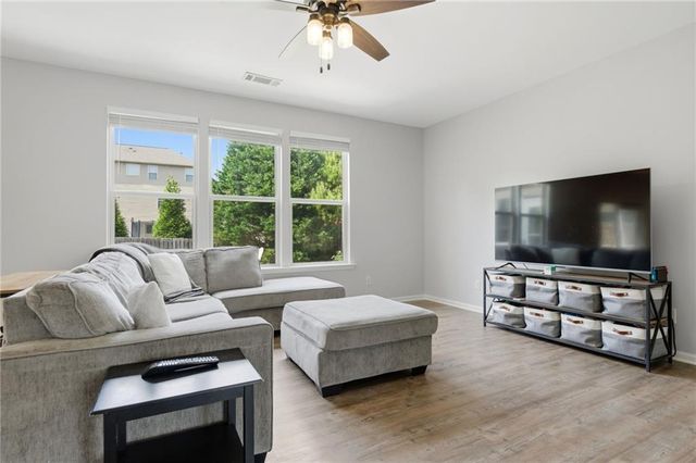 515 Creekshire Circle, Canton, GA 30115
