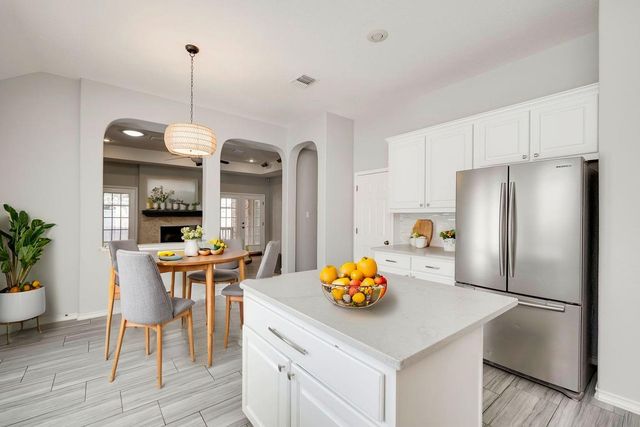 2916 Alsatia DR, Austin, TX 78748