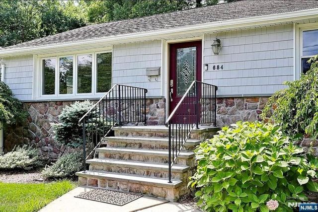 684 Spring Avenue, Ridgewood, NJ 07450