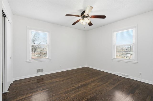 102 NW 65th Street, Gladstone, MO 64118