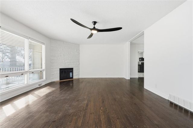 102 NW 65th Street, Gladstone, MO 64118