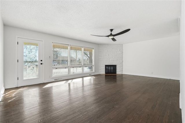 102 NW 65th Street, Gladstone, MO 64118