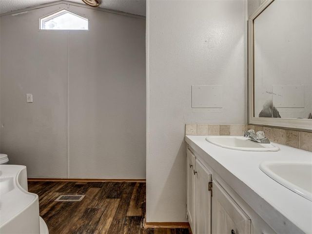 16872 Drummond Road, Shawnee, OK 74801