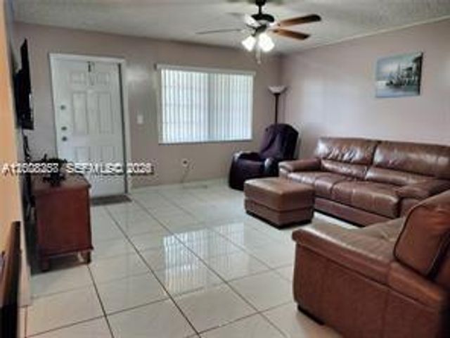 115 NE 202nd Ter M-19, Miami Gardens, FL 33179