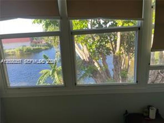 115 NE 202nd Ter M-19, Miami Gardens, FL 33179