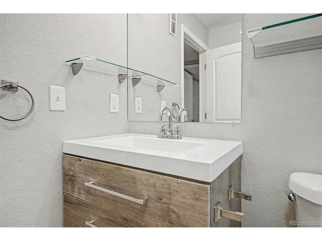 20040 E Wagontrail Dr, Aurora, CO 80015
