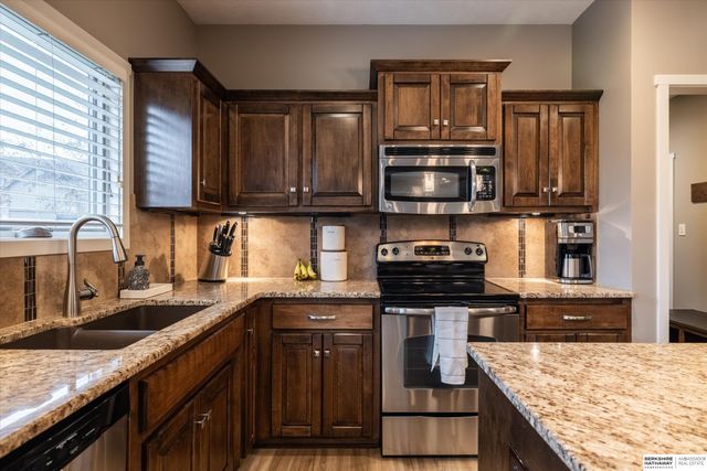 1303 N 183rd Avenue, Omaha, NE 68022