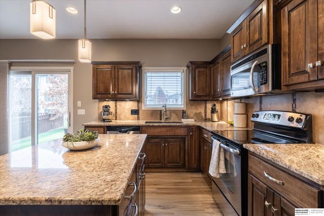 1303 N 183rd Avenue, Omaha, NE 68022