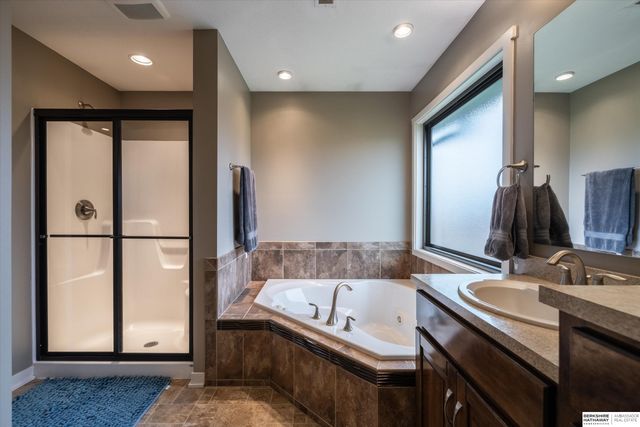 1303 N 183rd Avenue, Omaha, NE 68022