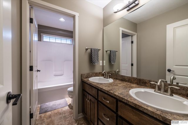 1303 N 183rd Avenue, Omaha, NE 68022