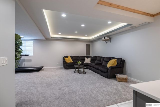 1303 N 183rd Avenue, Omaha, NE 68022