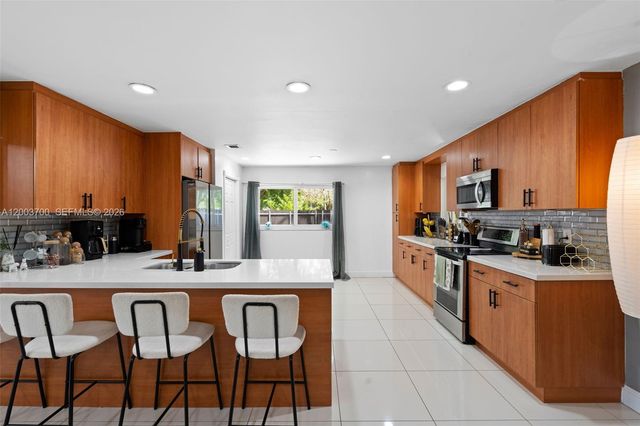 1752 S Anhinga Ln, Homestead, FL 33035