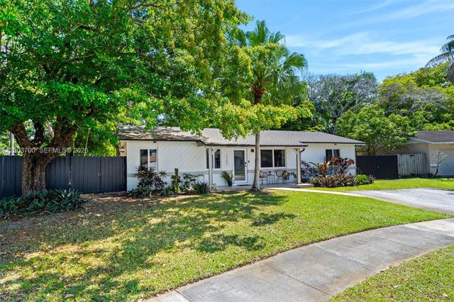 1752 S Anhinga Ln, Homestead, FL 33035