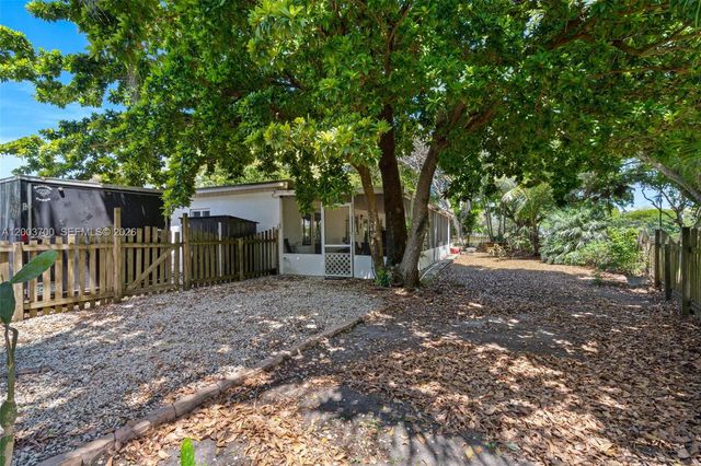 1752 S Anhinga Ln, Homestead, FL 33035