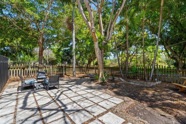 1752 S Anhinga Ln, Homestead, FL 33035